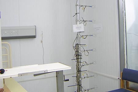 Testing air permeability in isolation rooms