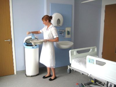 Haigh Launch new SOLO bedpan disposer at Healthcare Estates