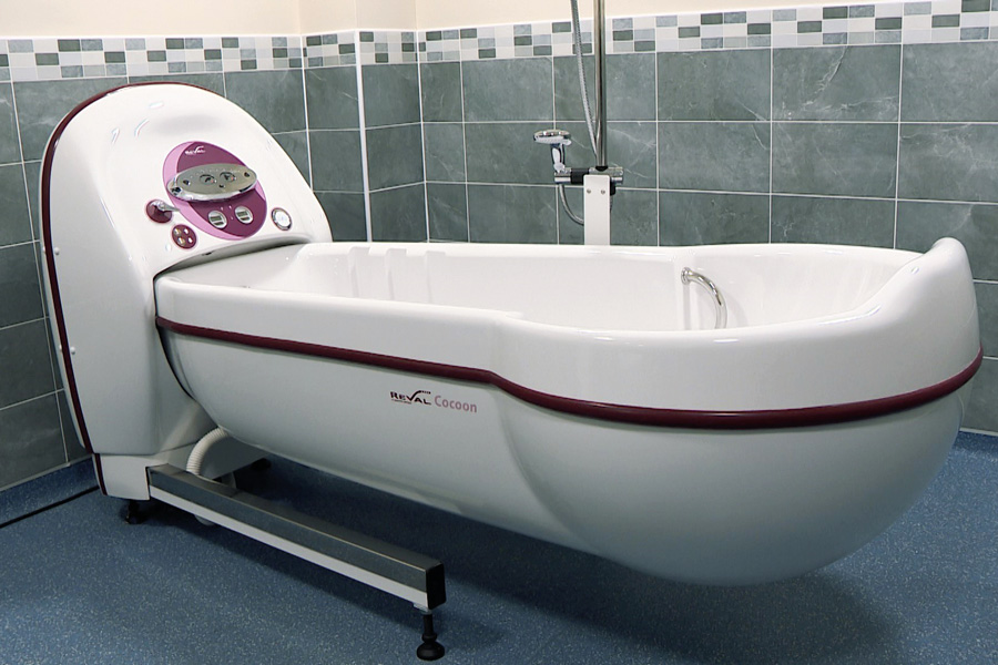 Specifying compliant bathing equipment
