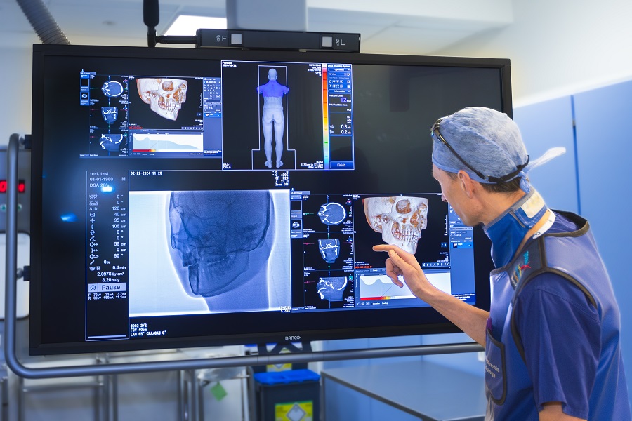Forth Valley Hospital Scotland’s first to have ceiling-mounted imaging system