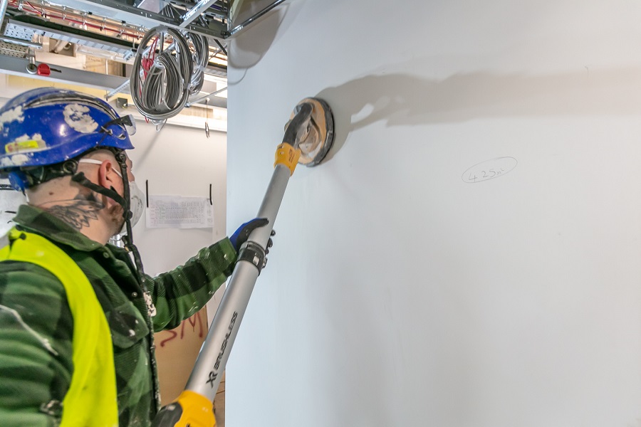 Airless spray finish saves time and costs on Welsh hospital expansion